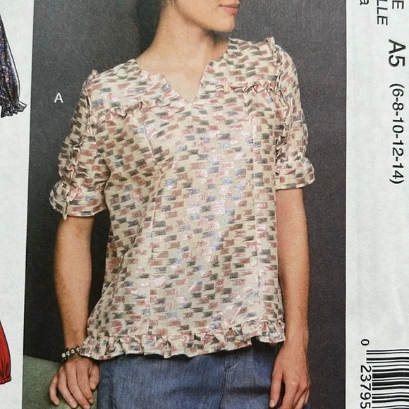 McCall Sewing Pattern - Top M8026 - Picture 8 of 8